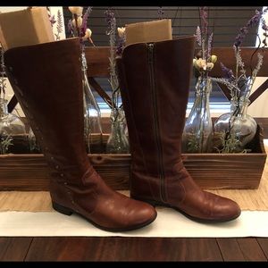 Born boots size 7.5 EUC